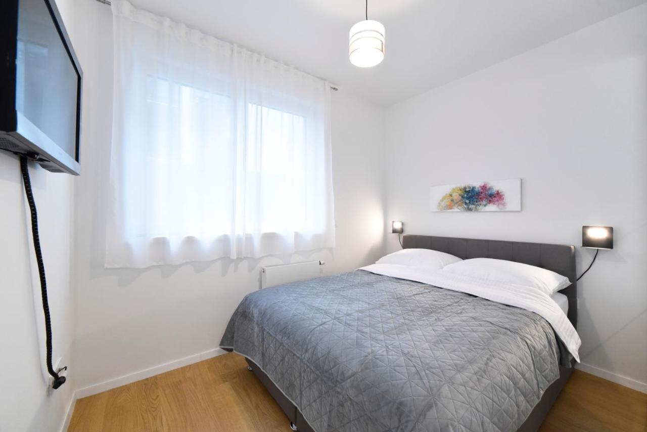 זאגרב Ophelia Apartment With Parking מראה חיצוני תמונה